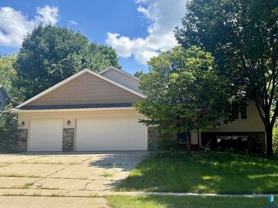 6817 W Westminster Dr, Sioux Falls, SD, 57106