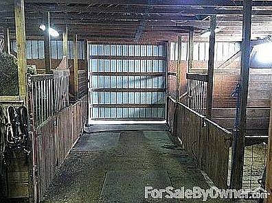 Barn- 4 stalls