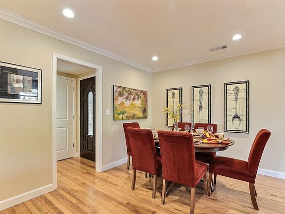 5th image of 4985 Castlewood Ct