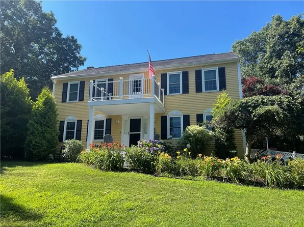 21 Deerfield Dr, North Smithfield, RI 02896