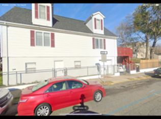 33 Dover St, Paterson, NJ 07501