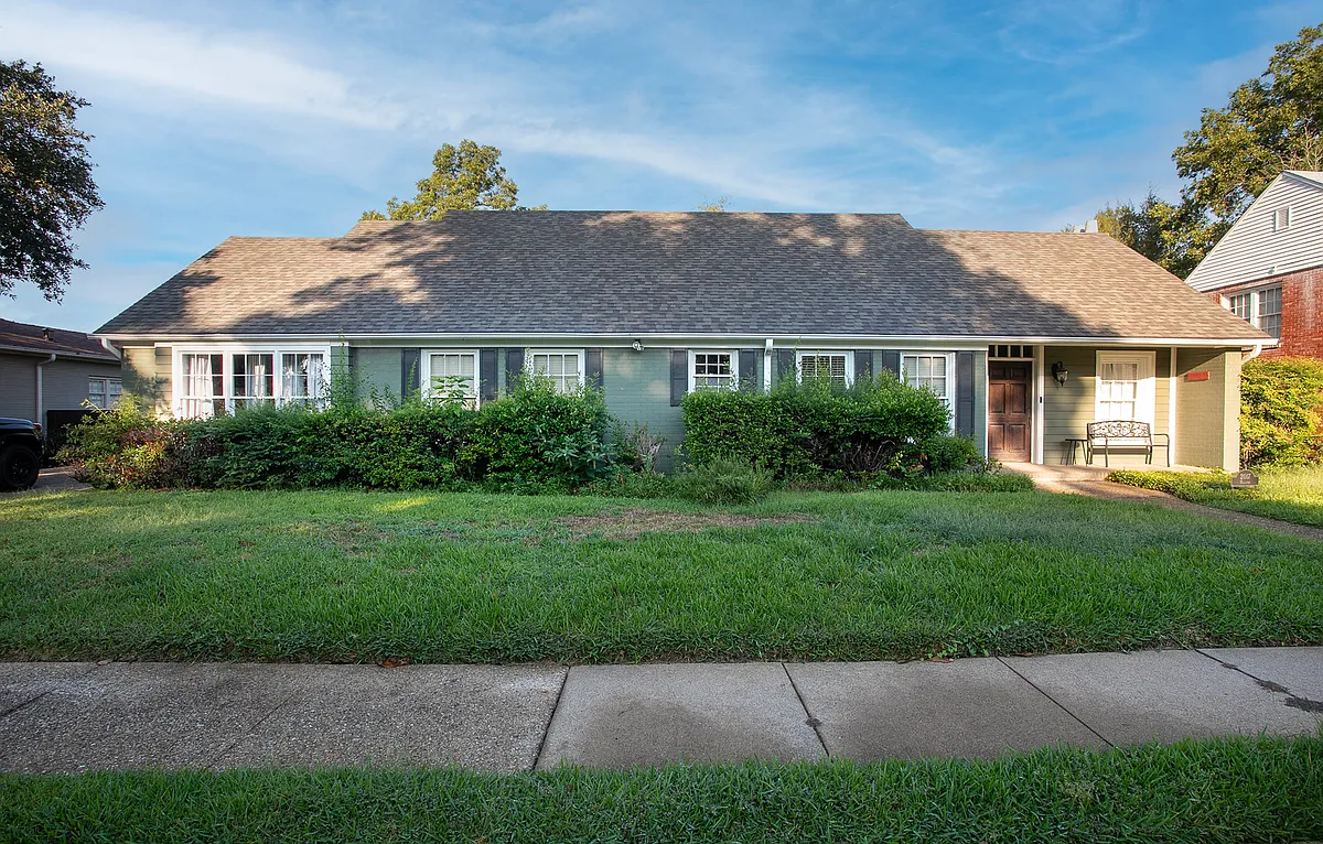 Building Photo - 2017 Hilltop Dr