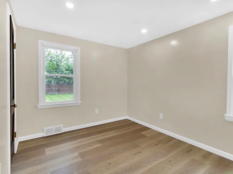 142 Stevenson Blvd — Photo 20