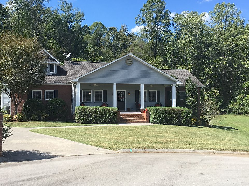 1st image of 330 Meadowlake Cir
