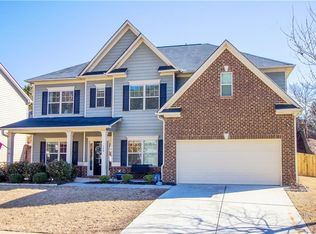 172 Cherokee Reserve Cir, Canton, GA 30115
