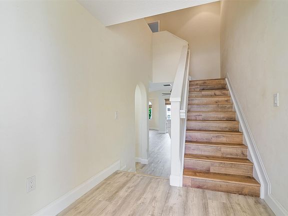 2nd image of 20970 NE 30th Place