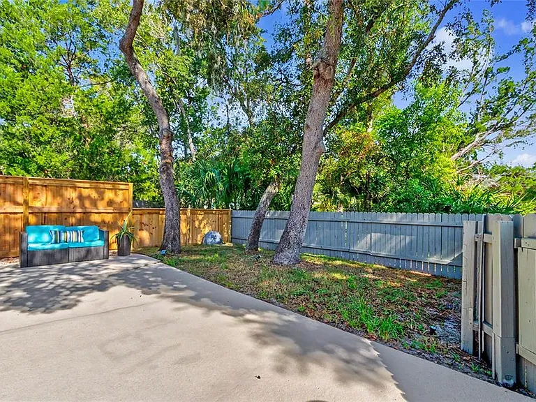 172 Deer Lake Cir — Photo 31