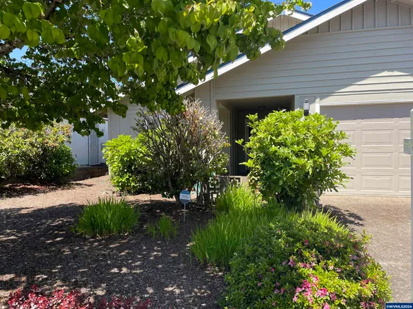 1671 Almond Ln NW, Salem, OR 97304