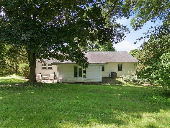 4th image of 115 Meadowvue Dr