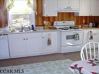 4th image of 752 Willowbank St