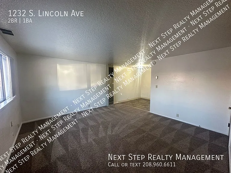1232 S Lincoln Ave — Photo 2