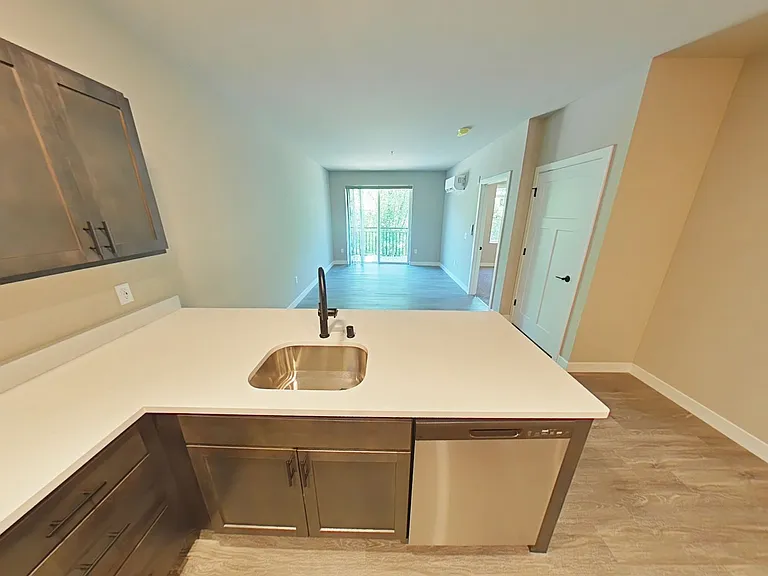 Beaverbrook Apartments — Photo 32