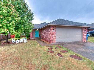 201 Greentree Dr, Noble, OK 73068