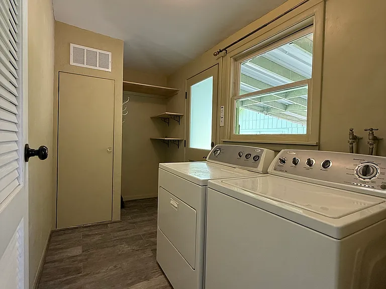 617 Grove St — Photo 14