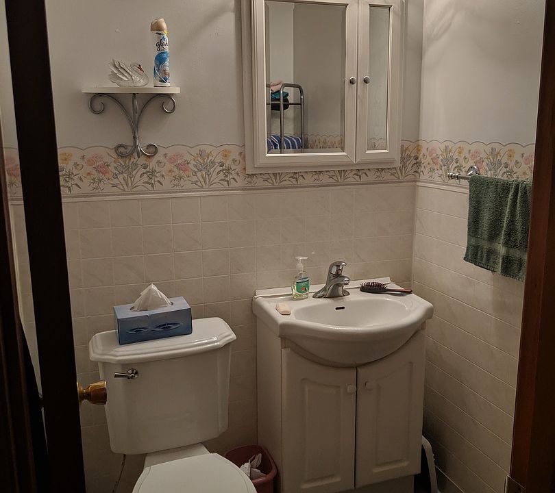 2nd image of 1064 Bel Aire Dr