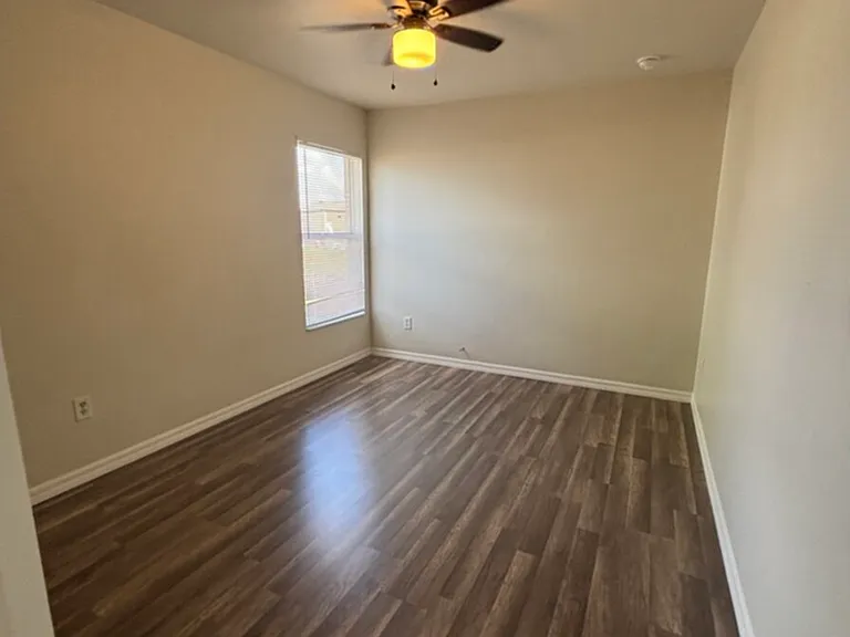 2034 NE 8th Pl — Photo 10