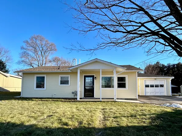 42 Seneca Dr, Plattsburgh, NY 12901