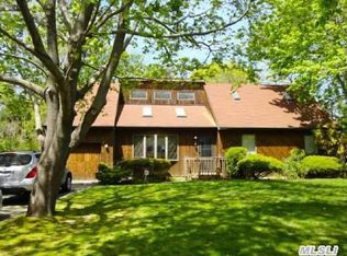 395 Kouros Rd, New Suffolk, NY 11956