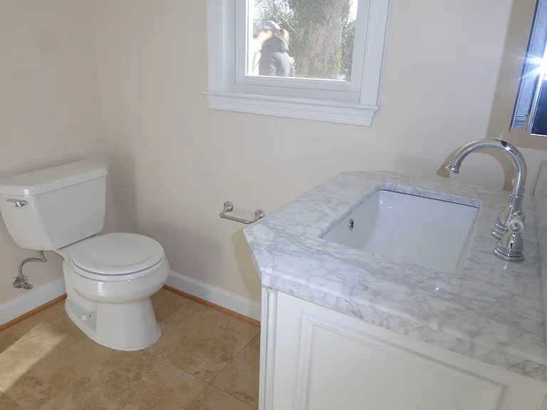 14209 Chesterfield Dr — Photo 11