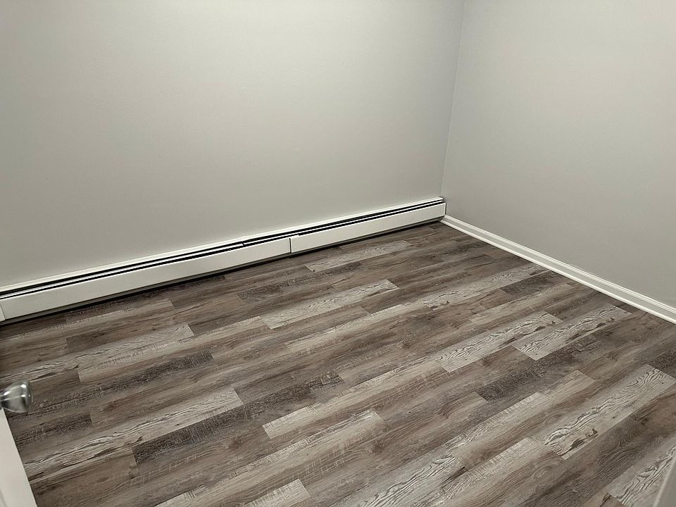 2nd image of 161 Zabriskie St #2
