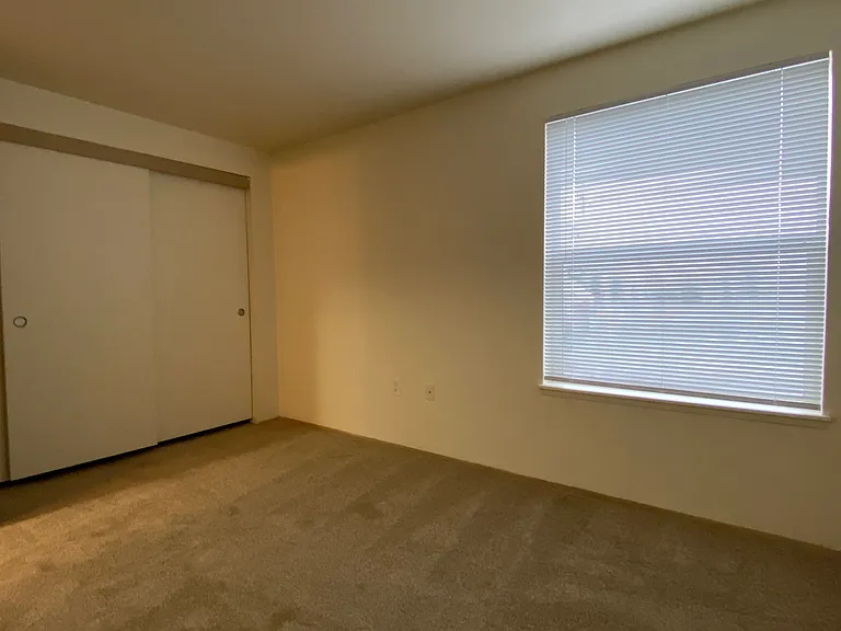 Chehalem Creek Apartments — Photo 19