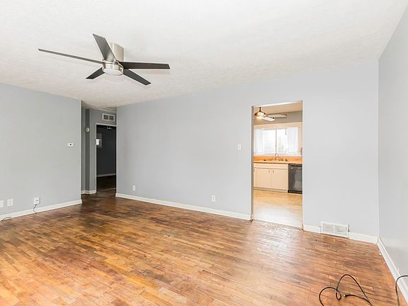 4th image of 2106 S Burlington Dr