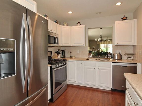 4th image of 68 French Oaks Ln