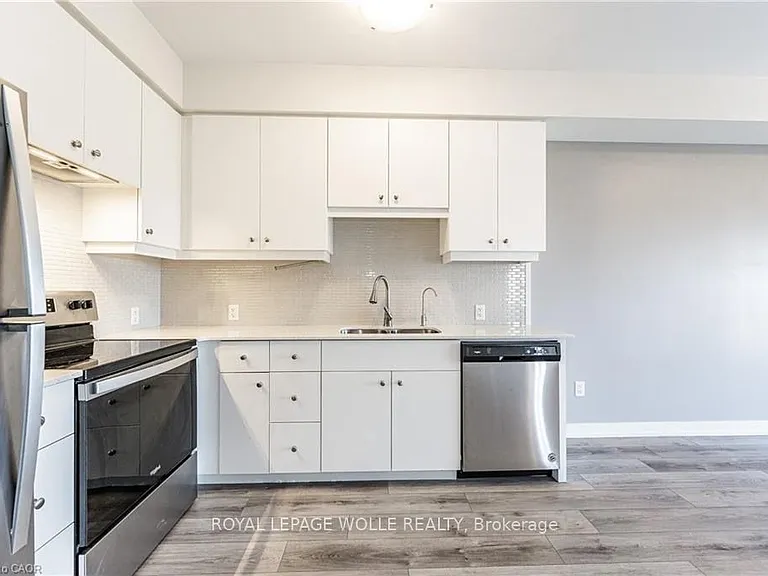 255 Northfield Dr E #302 — Photo 14
