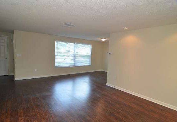 3rd image of 3707 Luma Dr