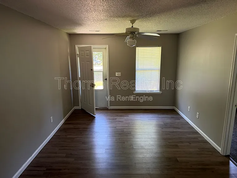 2260 Sherwood Ave #E — Photo 17