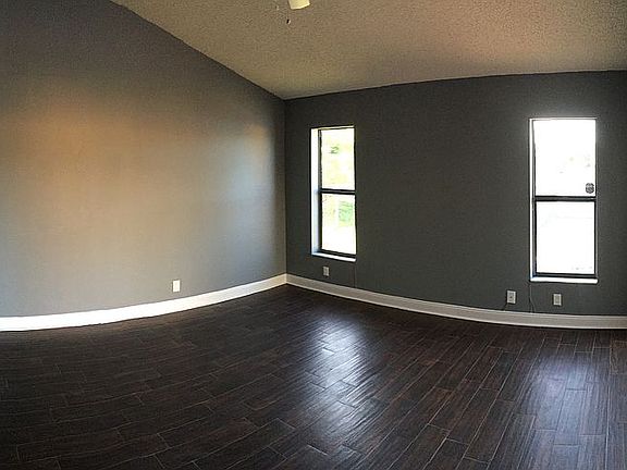 4th image of 7370 NW 54th St