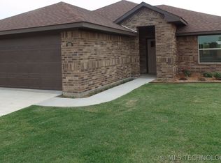 228 Cottonwood St, Calera, OK 74730
