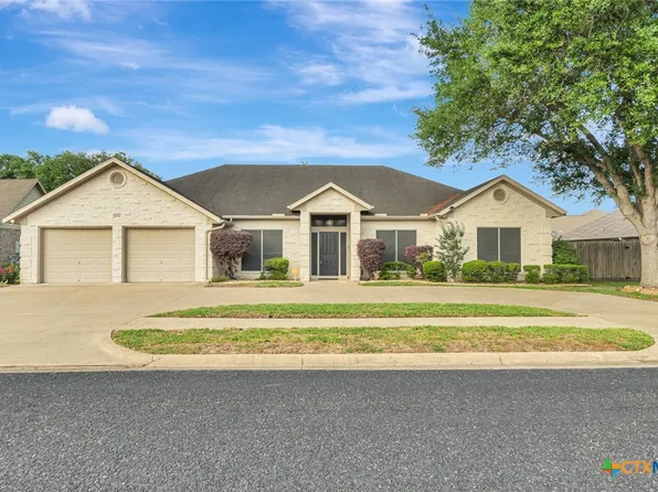 204 Crosswind Dr, Victoria, TX 77904