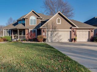 3916 SW Ambassador Pl, Topeka, KS 66610