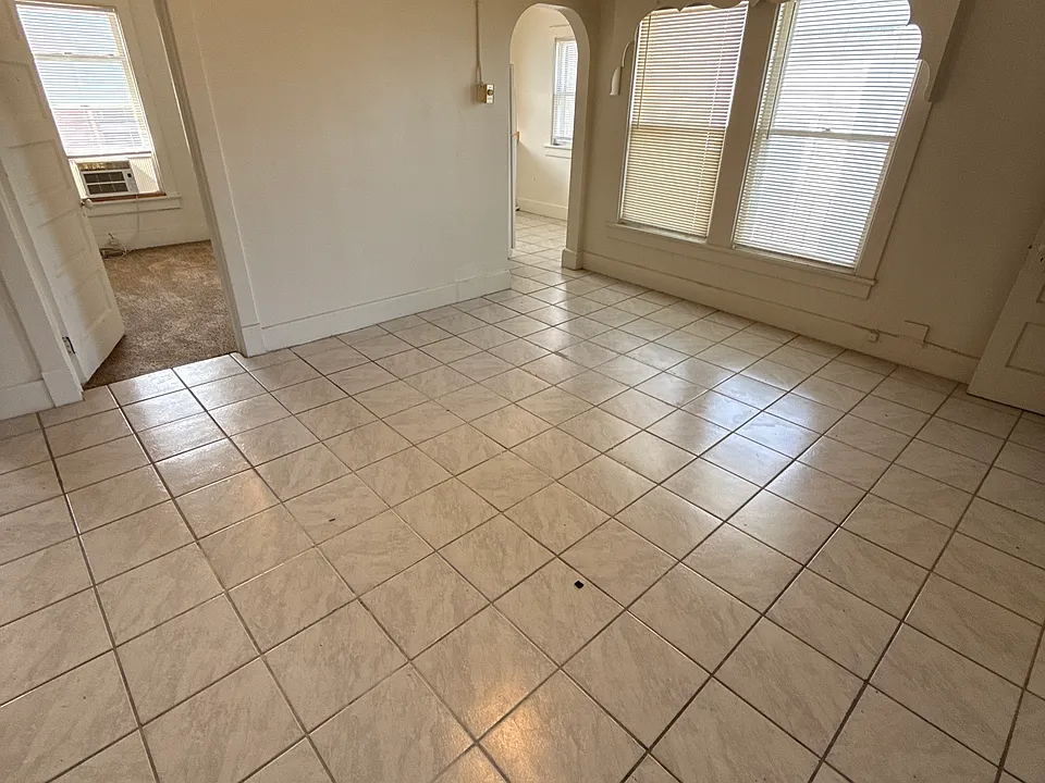 821 Goodhue Blvd #4