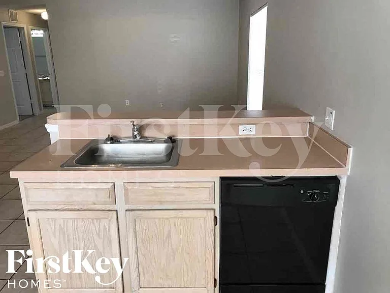 7428 Little Pond Ct — Photo 8