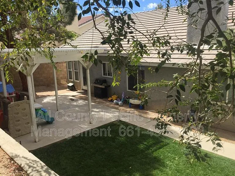 42330 Portland Ln — Photo 10