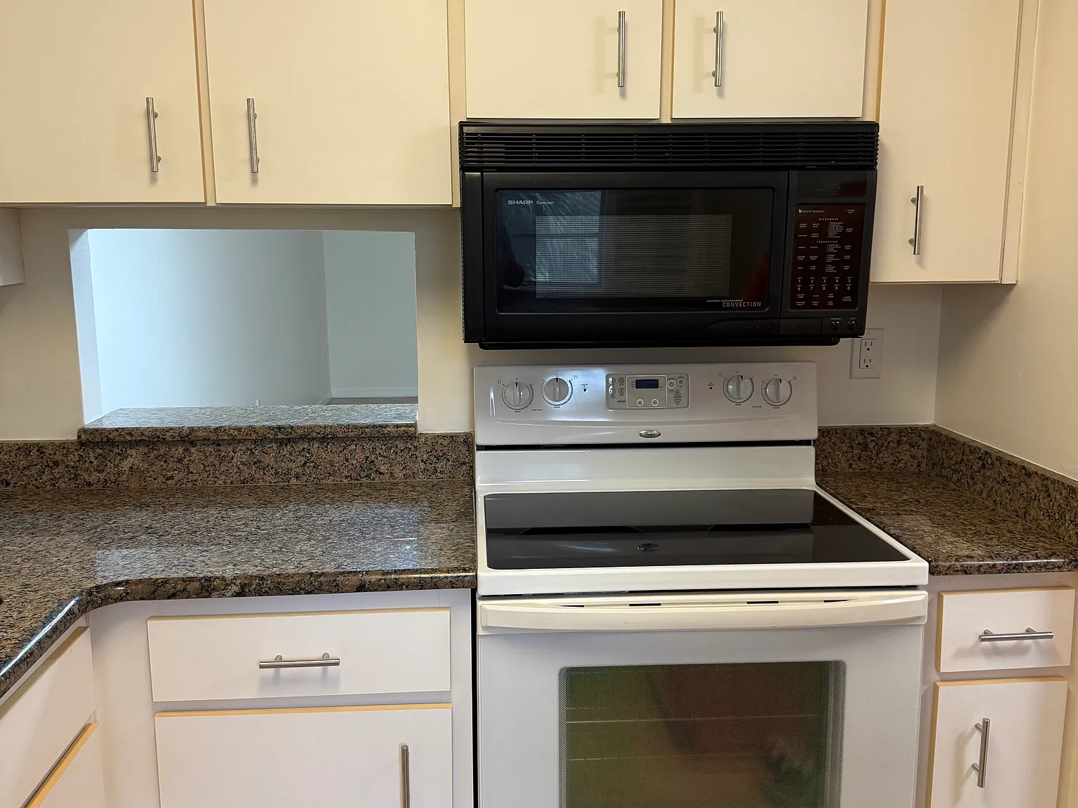 2 bed, 932 sqft, $1,449 — Photo 4