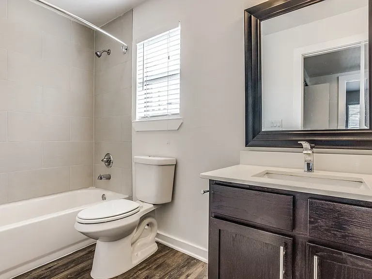 2106 Bennett Ave — Photo 12