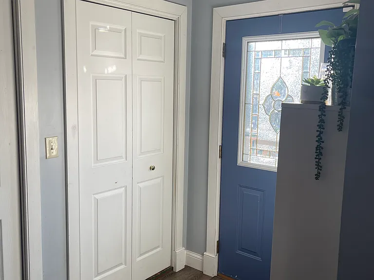 432 E East St — Photo 10