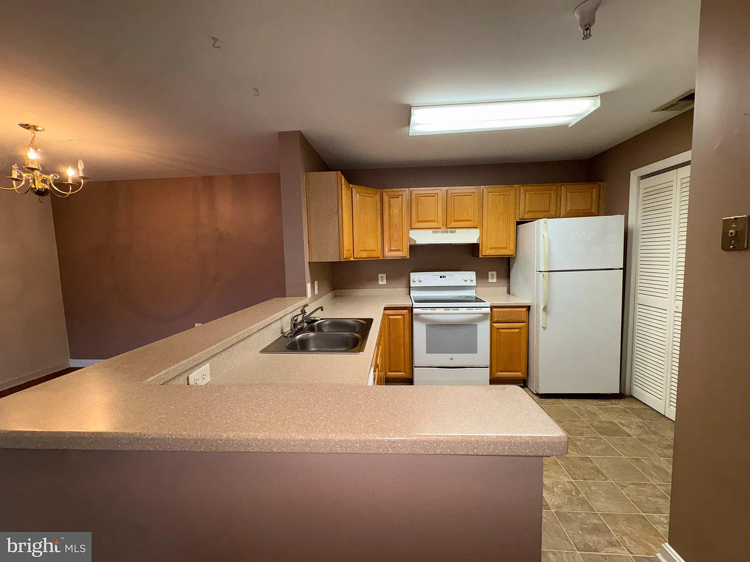 503 Garrison Woods Dr — Photo 3