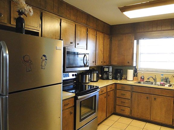 3rd image of 2305A Haynes Dr