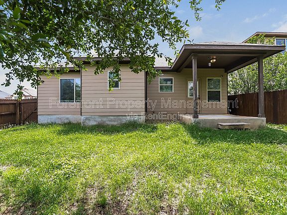 3rd image of 1330 Plaza Lake Dr