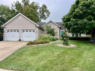 12 Corrine Ct, Monticello, IL 61856