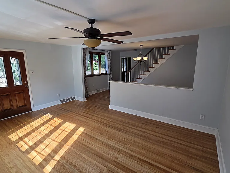 746 Cinnaminson St — Photo 6