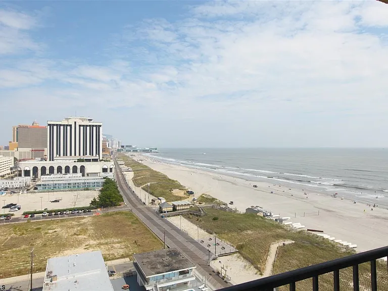 3851 Boardwalk #2511 — Photo 3