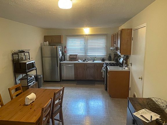 3rd image of 1313 S Palmer Ave