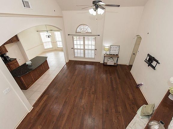 5th image of 13060 Janet Dr
