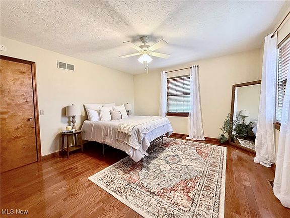 5th image of 55 Teri Ln