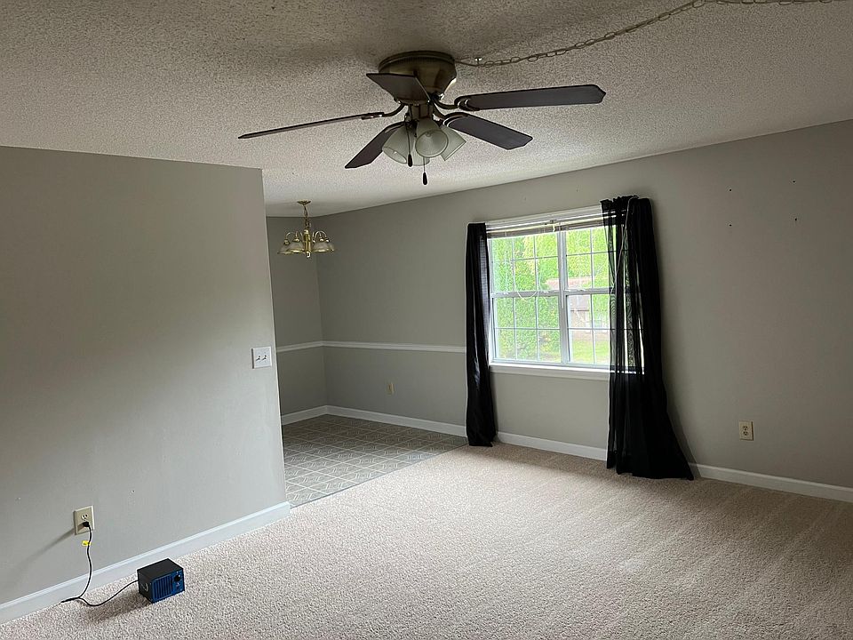 1st image of 109 Elmwood Dr #D